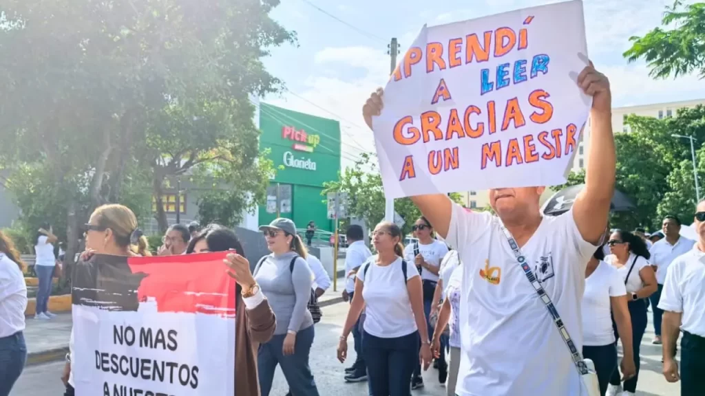 https://lafuenteqr.com/docentes-del-conalep-quintana-roo-paro-de-labores/