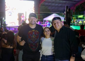 Ana Paty Peralta celebra la unión familiar a través del Campeonato Municipal de Lucha Libre Cancún