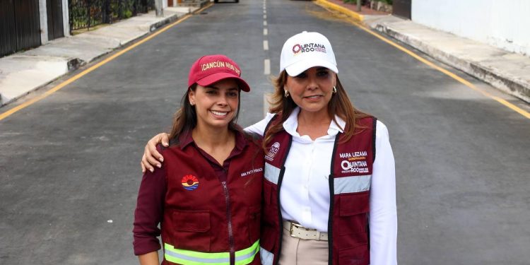Ana Paty Peralta y Mara Lezama constatan repavimentación de calles en SM 44