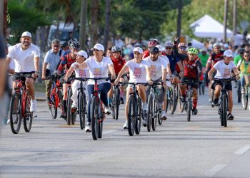 Realizan segunda edición del “Paseo Cancunense”
