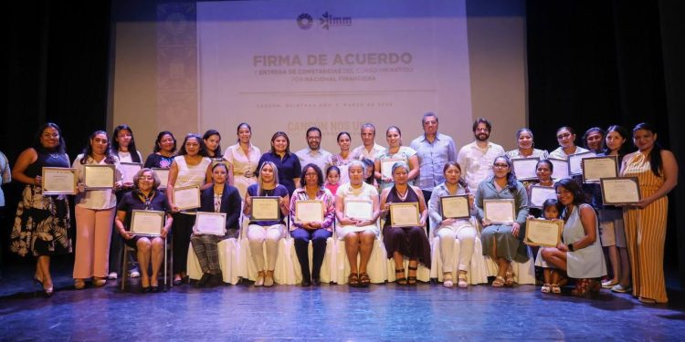Ana Paty Peralta, firmó un convenio de colaboración con Nacional Financiera (NAFIN)