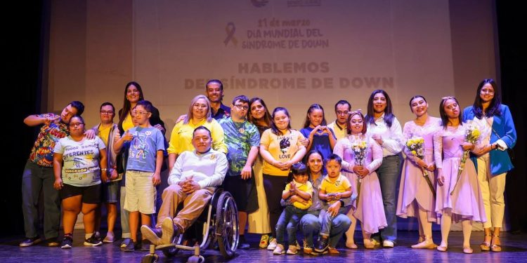 Realizan la plática “Hablemos del síndrome de down”, en el Teatro 8 de Octubre