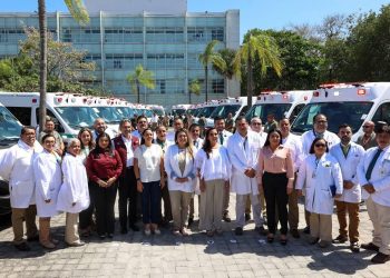Entregan 20 nuevas ambulancias al IMSS en Quintana Roo para traslados programados en los ejercicios 2025, 2026, 2027 y 2028