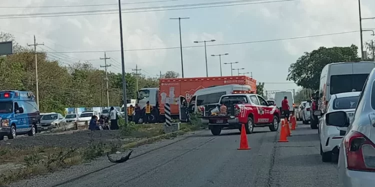 Accidente en carretera Playa del Carmen-Benito Juárez deja un lesionado