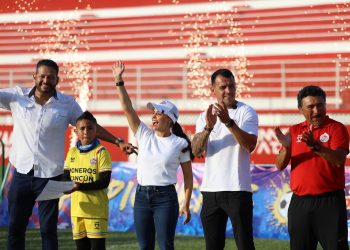 Ana Paty Peralta enciende la pasión deportiva en Cancún