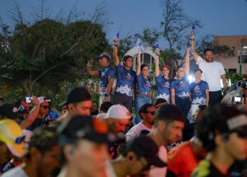 Ana Paty Peralta impulsa el deporte en Cancún con el exitoso Medio Maratón 2025