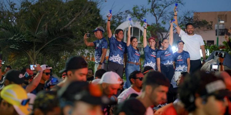Ana Paty Peralta impulsa el deporte en Cancún con el exitoso Medio Maratón 2025