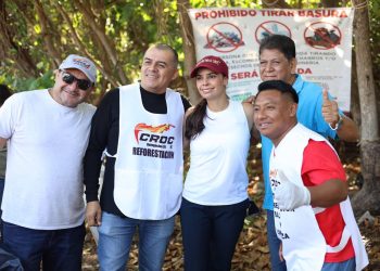 Ana Paty Peralta lidera jornada para proteger manglares en Cancún