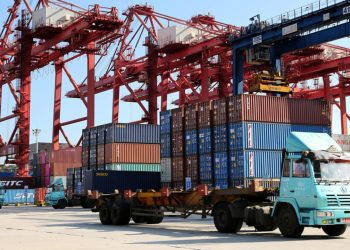 China eleva a 125% aranceles a productos de EU