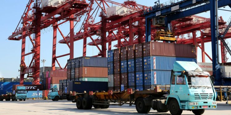China eleva a 125% aranceles a productos de EU