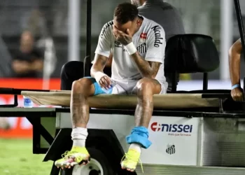 Neymar Jr sufre nueva lesión en su regreso al Brasileirao