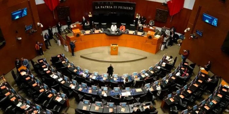 Senado aprueba en comisiones ley de Telecomunicaciones que veta propaganda de gobiernos extranjeros