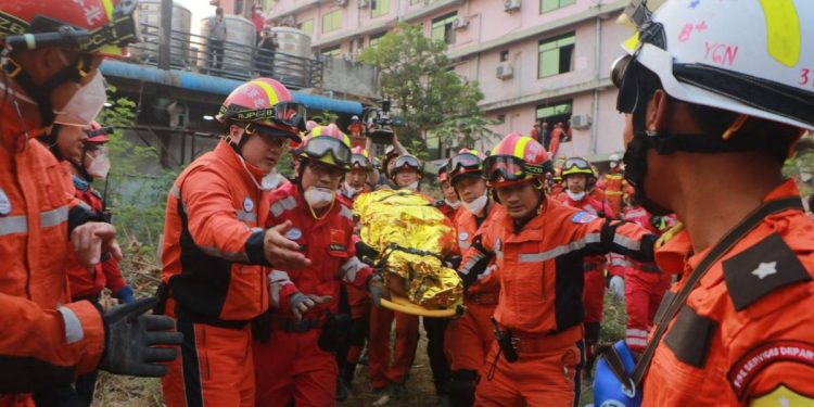 Terremoto en Birmania suma casi 2900 muertos