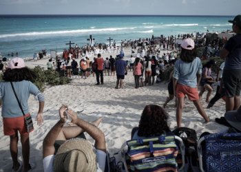 Todo sobre el Viacrucis de Playa Delfines Cancún 2025 Así se vivirá el Viacrucis de Playa