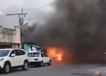 Tragedia en Cancún: incendio arrasa vivienda en región 101