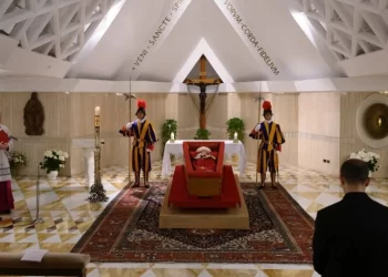 Trasladan el féretro del papa Francisco a la Basílica de San Pedro