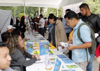 Más del 50% de quienes buscan trabajo son empleos jóvenes egresados