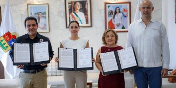 Ana Paty Peralta firma convenio de colaboración de la plataforma “PERGUB”