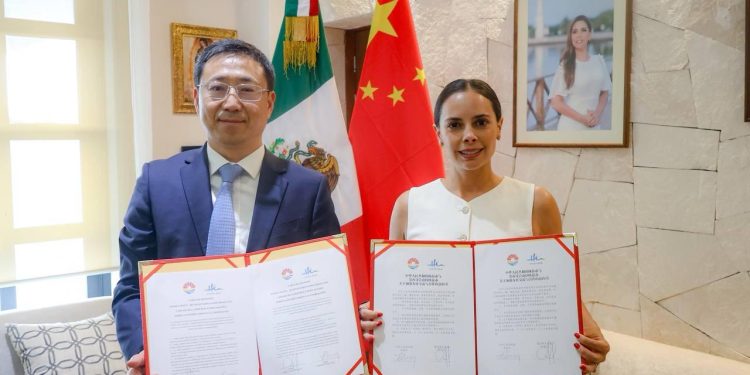 Ana Paty Peralta se reúne con el vicealcalde ejecutivo de Zhuhai, China, Sr. Yang Chuan