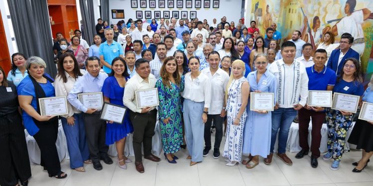 Entregan “Corazón Azul” a 80 miembros de organizaciones religiosas y ministros de culto en Cancún