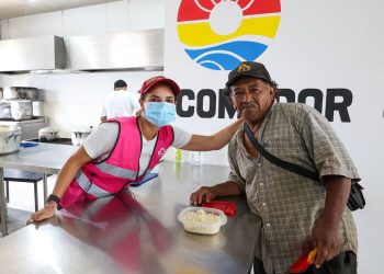 Ana Paty Peralta, visitó el CDC de la SM 235 de Cancún