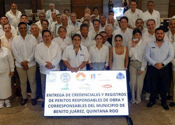 Entregan credenciales y registros a peritos responsables de obra y corresponsables del municipio de Benito Juárez