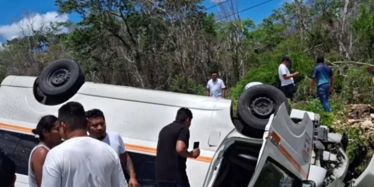 Accidente en la zona maya deja un muerto y varios heridos