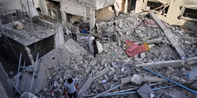 Fallecen 70 personas por bombardeos israelíes contra la Franja de Gaza
