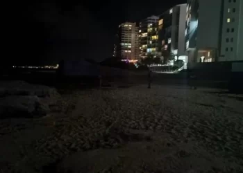 Niña pierde la vida en Playa Gaviotas; entraron al mar pese a bandera roja