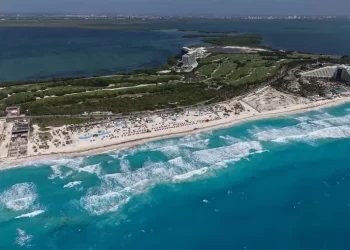Playas de Cancún lucen impecables pese al sargazo