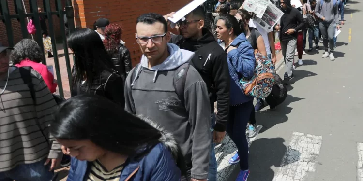 Tasa de desempleo en México cae a 2.5% en inicio de 2025