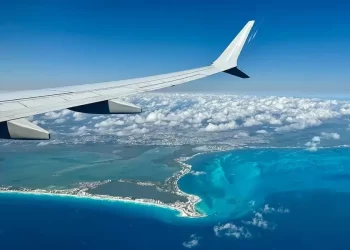 Tráfico aéreo de Cancún rompe récord inesperado
