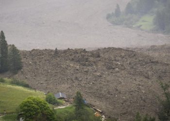 VIDEO: Avalancha sepulta el pueblo de Blatten en Suiza