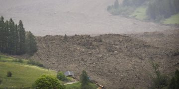 VIDEO: Avalancha sepulta el pueblo de Blatten en Suiza
