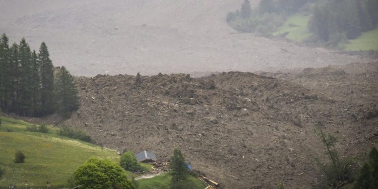 VIDEO: Avalancha sepulta el pueblo de Blatten en Suiza