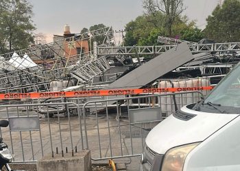 Cae escenario en CDMX