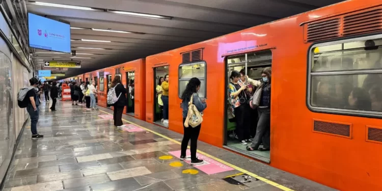Pinchazos en el metro de la ciudad de Mexico