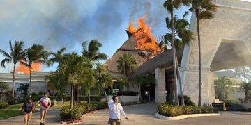 Alarma en Tulum por Incendio en Hotel Bahia Principe