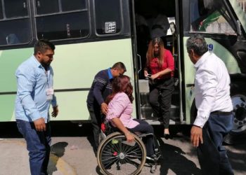 Joven con Discapacidad Impulsa Cambio en el Transporte