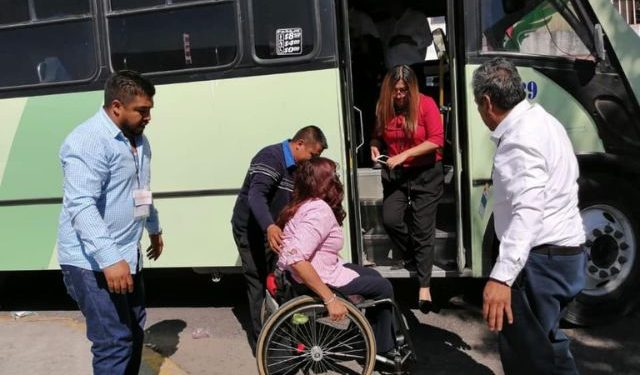 Joven con Discapacidad Impulsa Cambio en el Transporte
