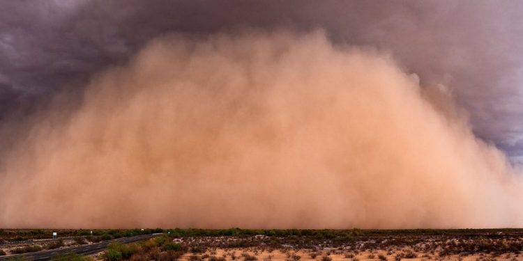 Llega polvo del Sahara a Yucatan cielos brumosos y atardeceres rojos