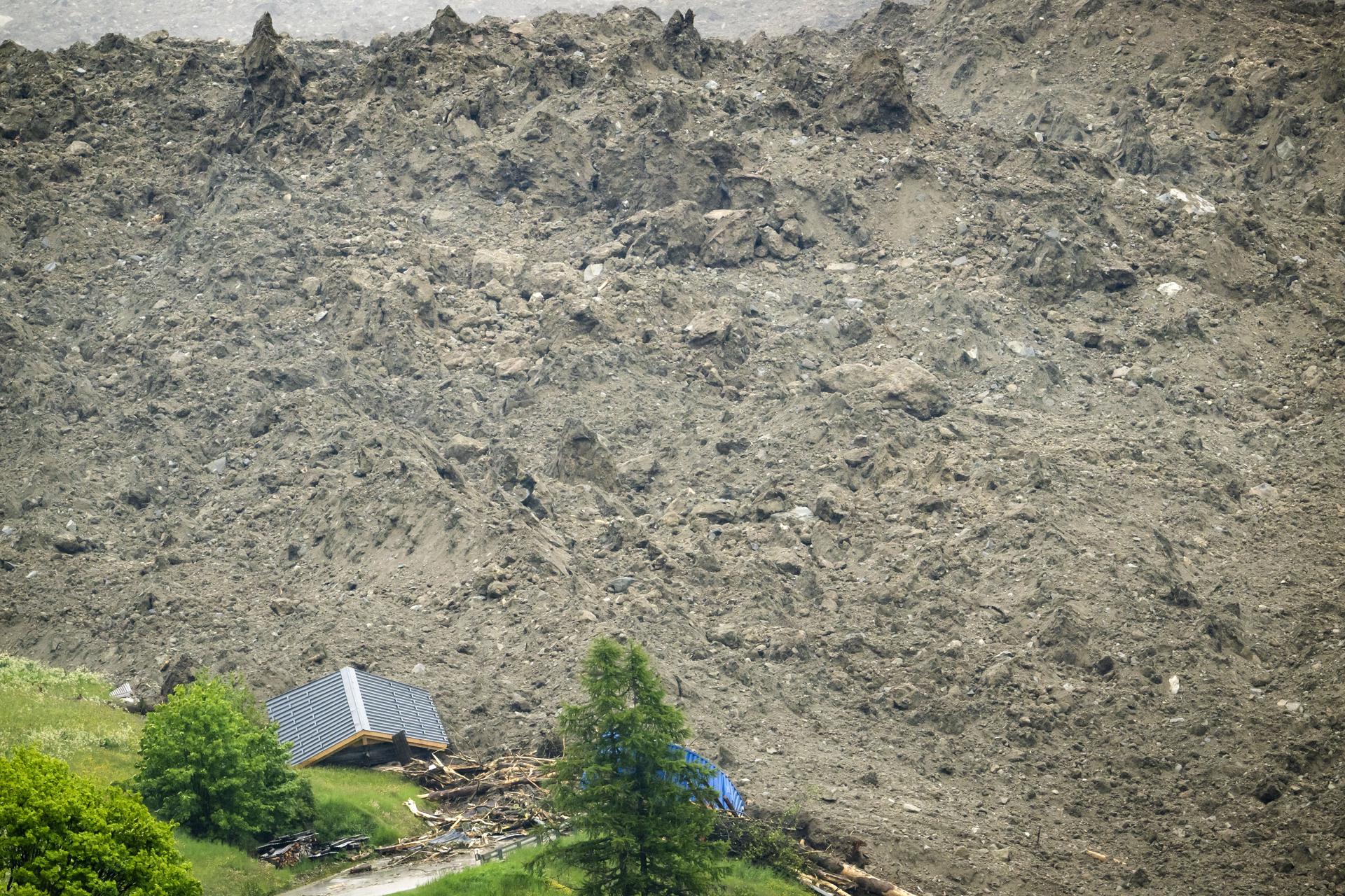 VIDEO: Avalancha sepulta el pueblo de Blatten en Suiza