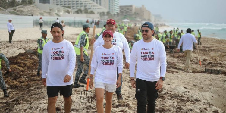 Ana Paty Peralta lidera limpieza simultánea de playas