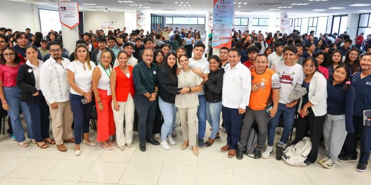Ana Paty Peralta sorprende con ponencia sobre gobierno digital y cero corrupción