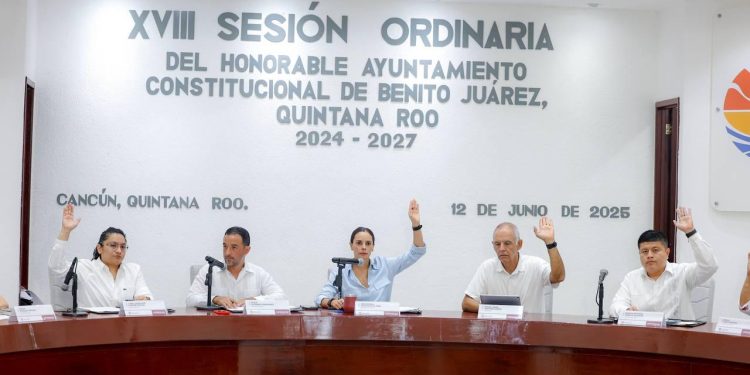 Ana Paty Peralta fortalece seguridad y educación en Cancún