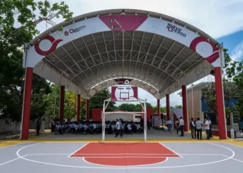 Entregan domo a Secundaria Técnica 15 en Chetumal