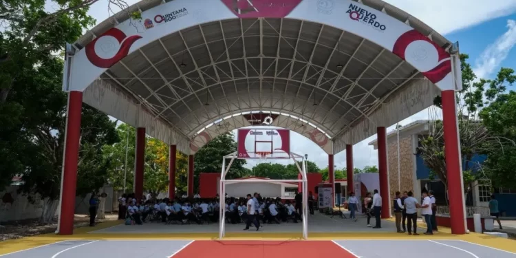Entregan domo a Secundaria Técnica 15 en Chetumal