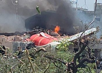 Accidente Aéreo en India: 242 Muertos