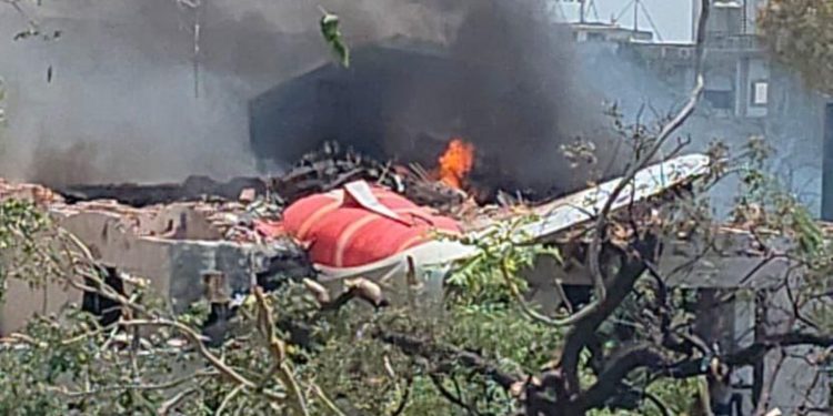 Accidente Aéreo en India: 242 Muertos