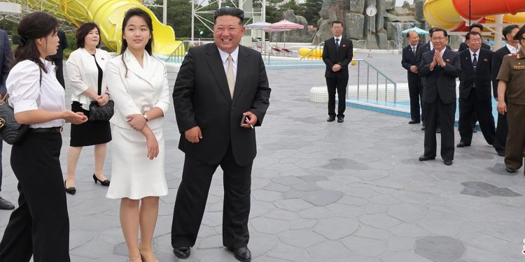 Kim Jong-un inaugura macrocomplejo turístico de lujo